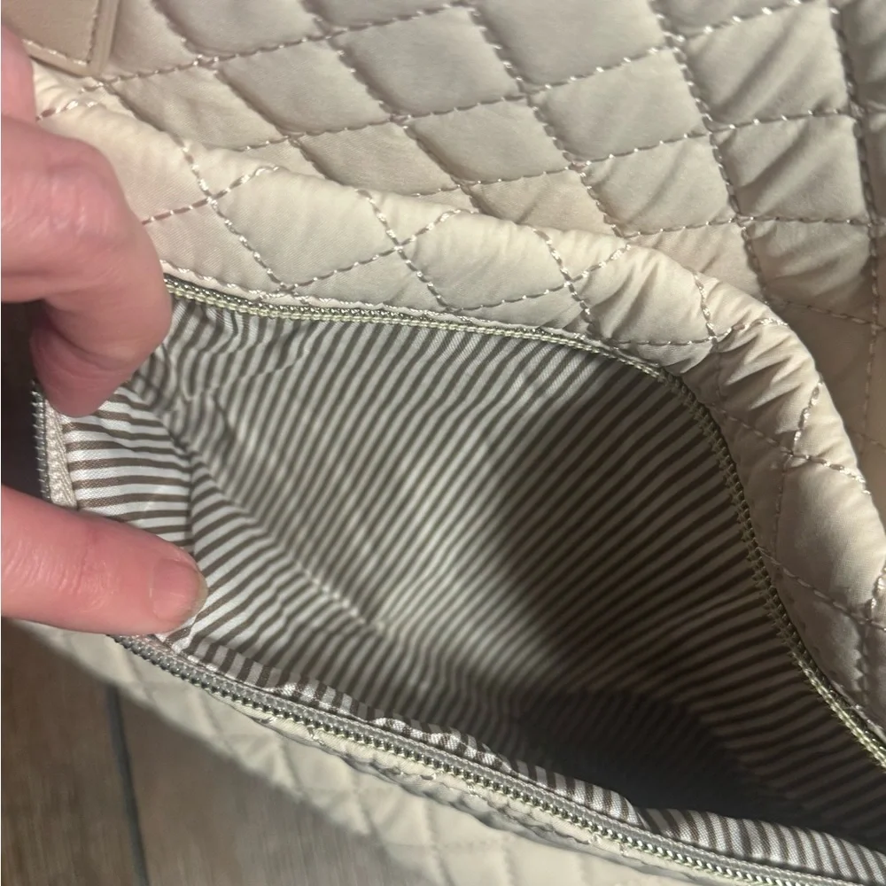 Lovevook large Travel/work diamond quilted tote Bag in Cream - Picture 6 of 16